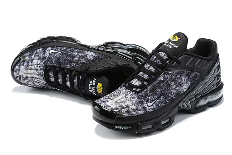 AIR MAX PLUS TN 3 ‘BLACK GRAPHIC’