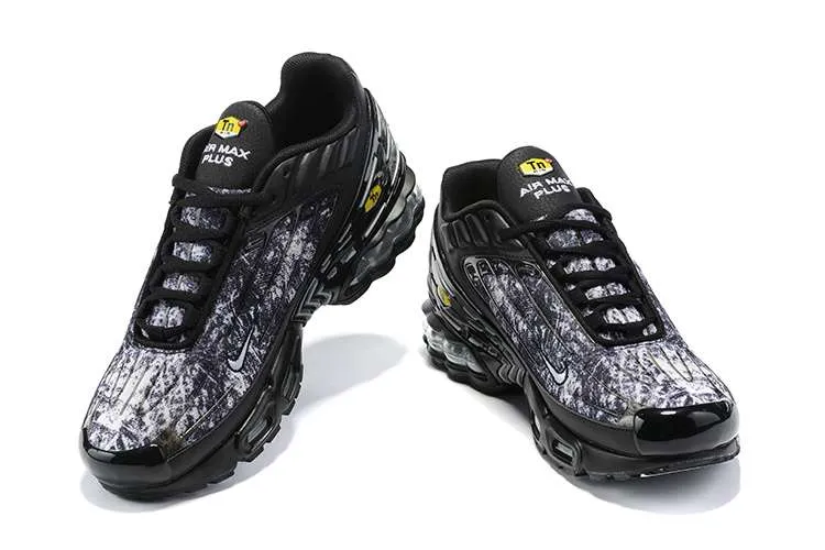 AIR MAX PLUS TN 3 ‘BLACK GRAPHIC’