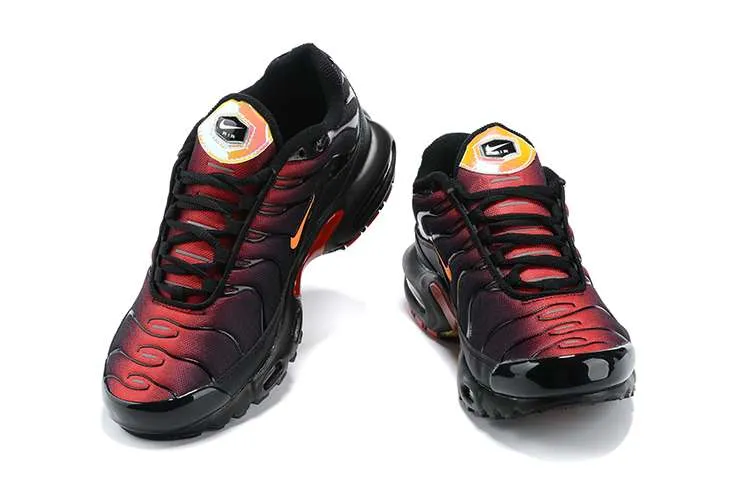 AIR MAX PLUS TN ‘BLACK GRADIENT RED’