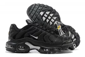 air-max-plus-tn-black-metallic-silver-1.webp