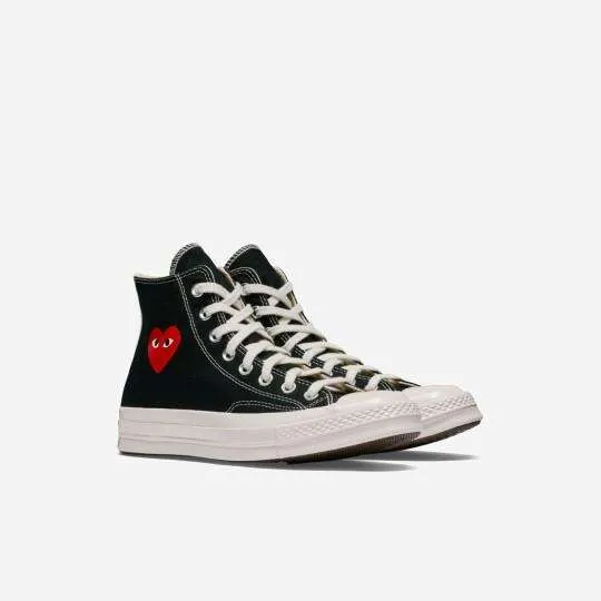 comme-des-garcons-play-x-converse-negras-1.webp