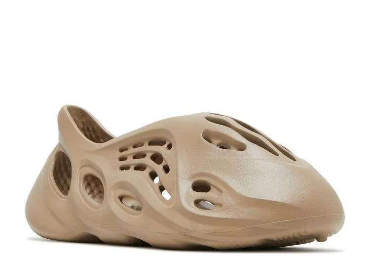 yeezy-foam-runner-mist-1.webp