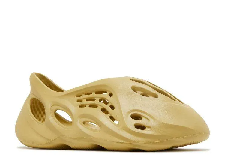 yeezy-foam-runner-sulfur-1.webp
